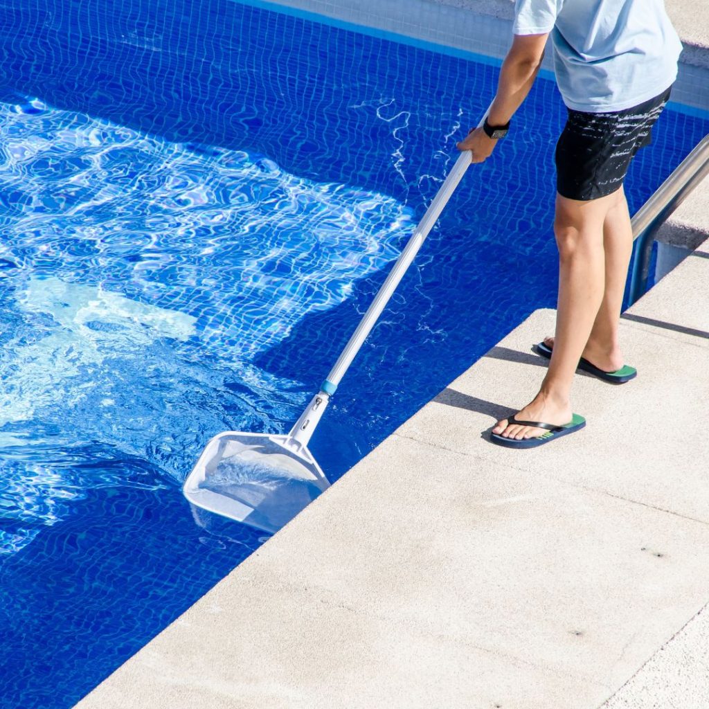 pool skimming the woodlands